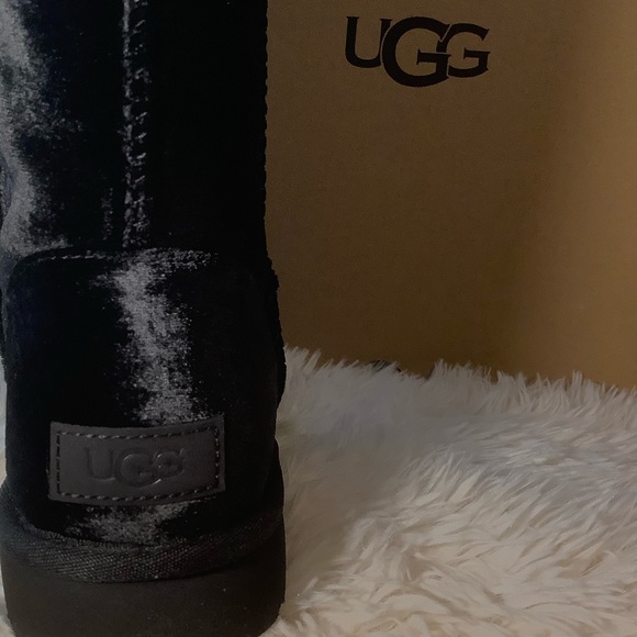 🎉New Velvet UGG Boots - Picture 6 of 7